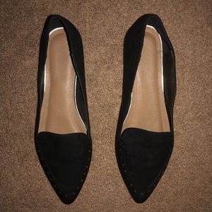 Black pointed toe flats